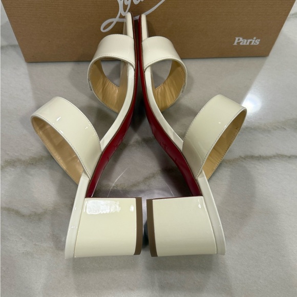 Christian Louboutin La Saviata Emblem Slide Sandal Size 38 Snow Patent Leather - Picture 8 of 14